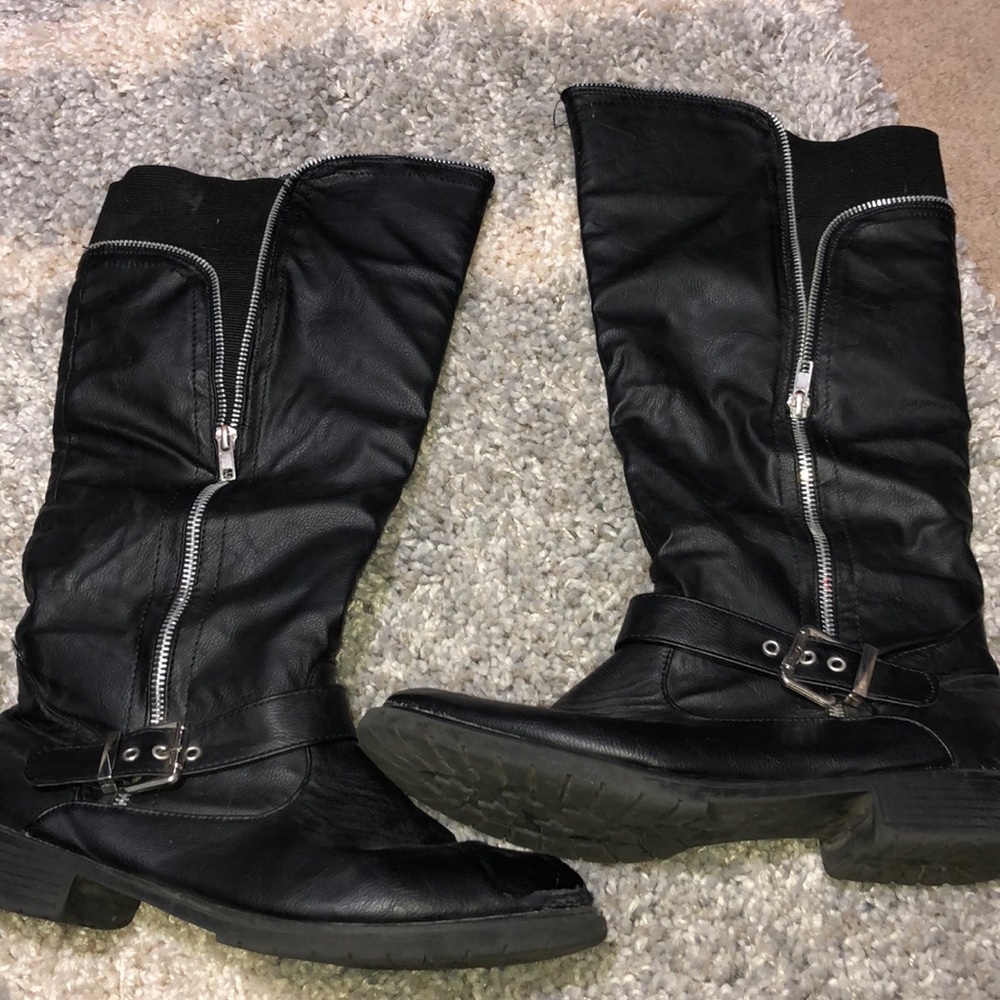 Boots - Picture 1 of 3